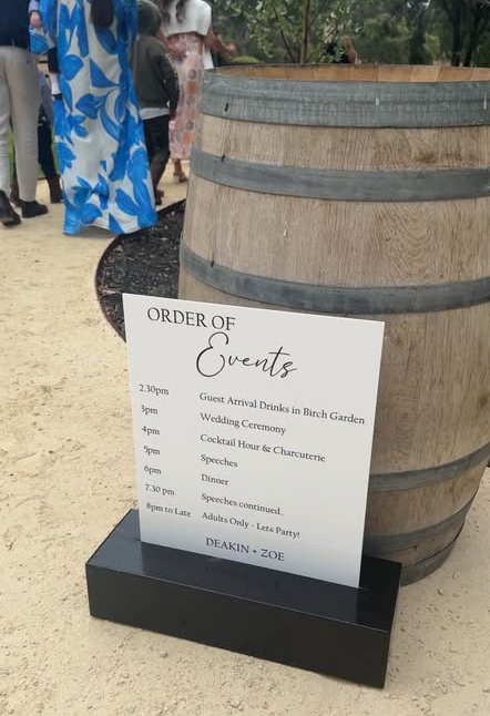 A2 Plinth Style Sign